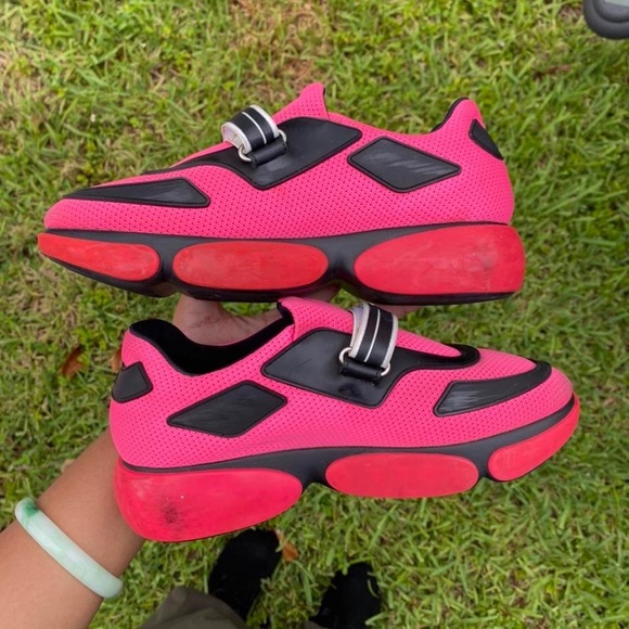 PRADA - Picture 2 of 3